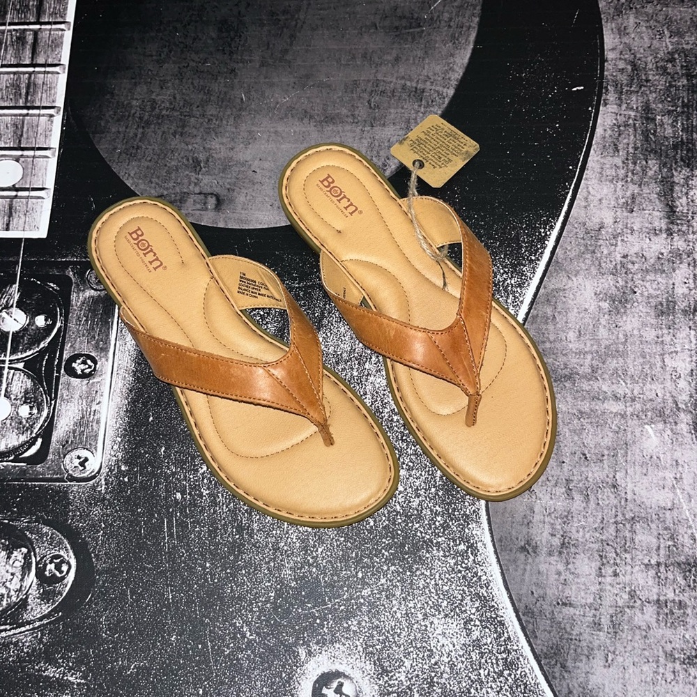 NWT Born Sandals - Picture 2 of 7